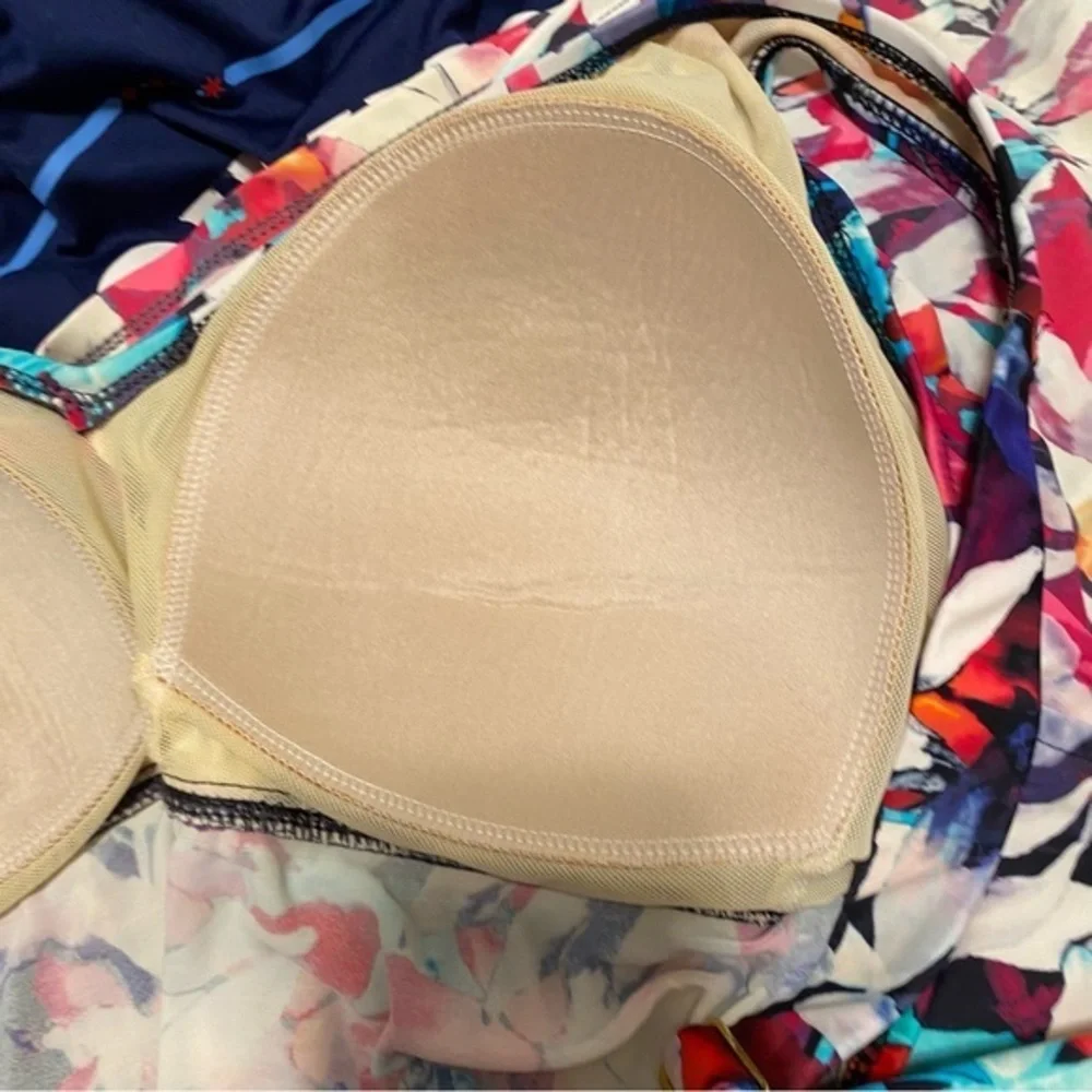 Swim Suit‎ For All Women’s Size 22 Top Multi Colors Adjustable Straps